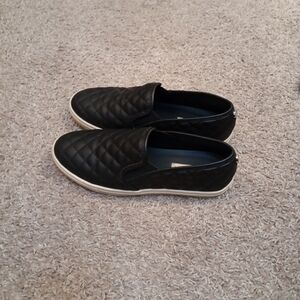 Women's size 9 Steve Madden slip-on shoes